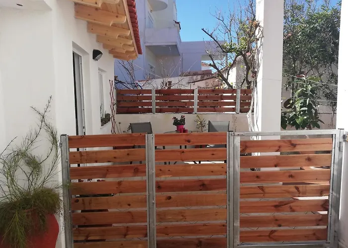 Small Studio With Yard