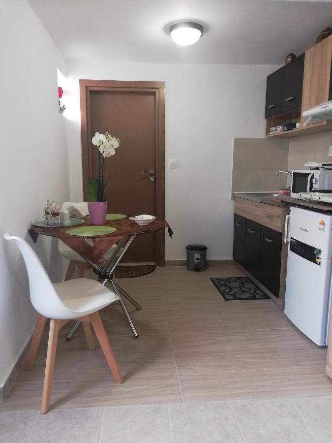Small With Yard Apartamento La Canea