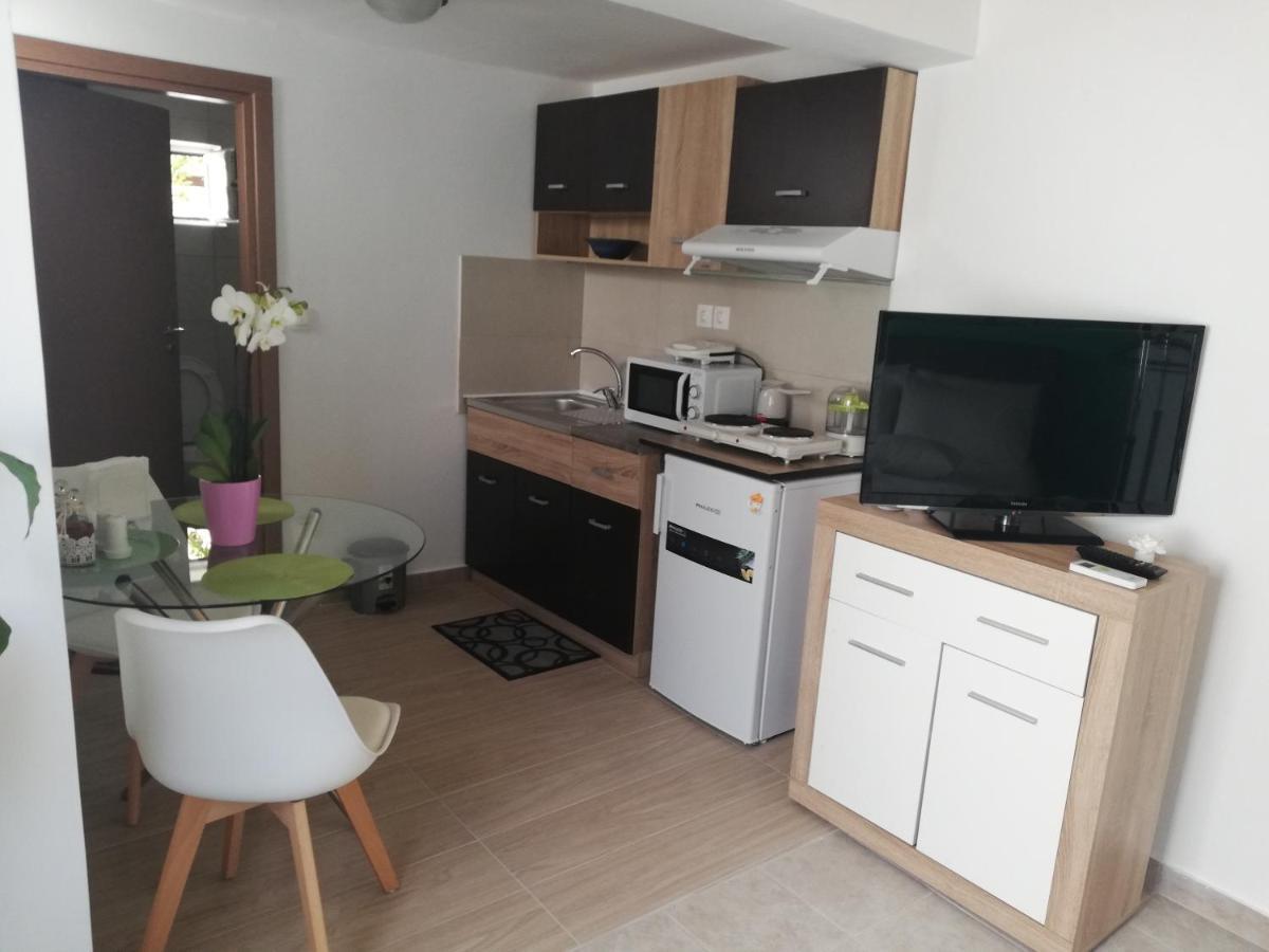 Apartamento Small With Yard La Canea
