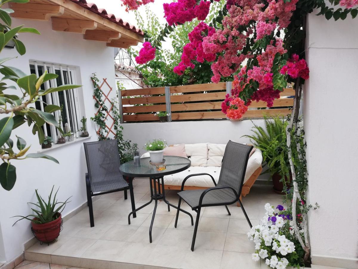 Small With Yard Apartamento La Canea